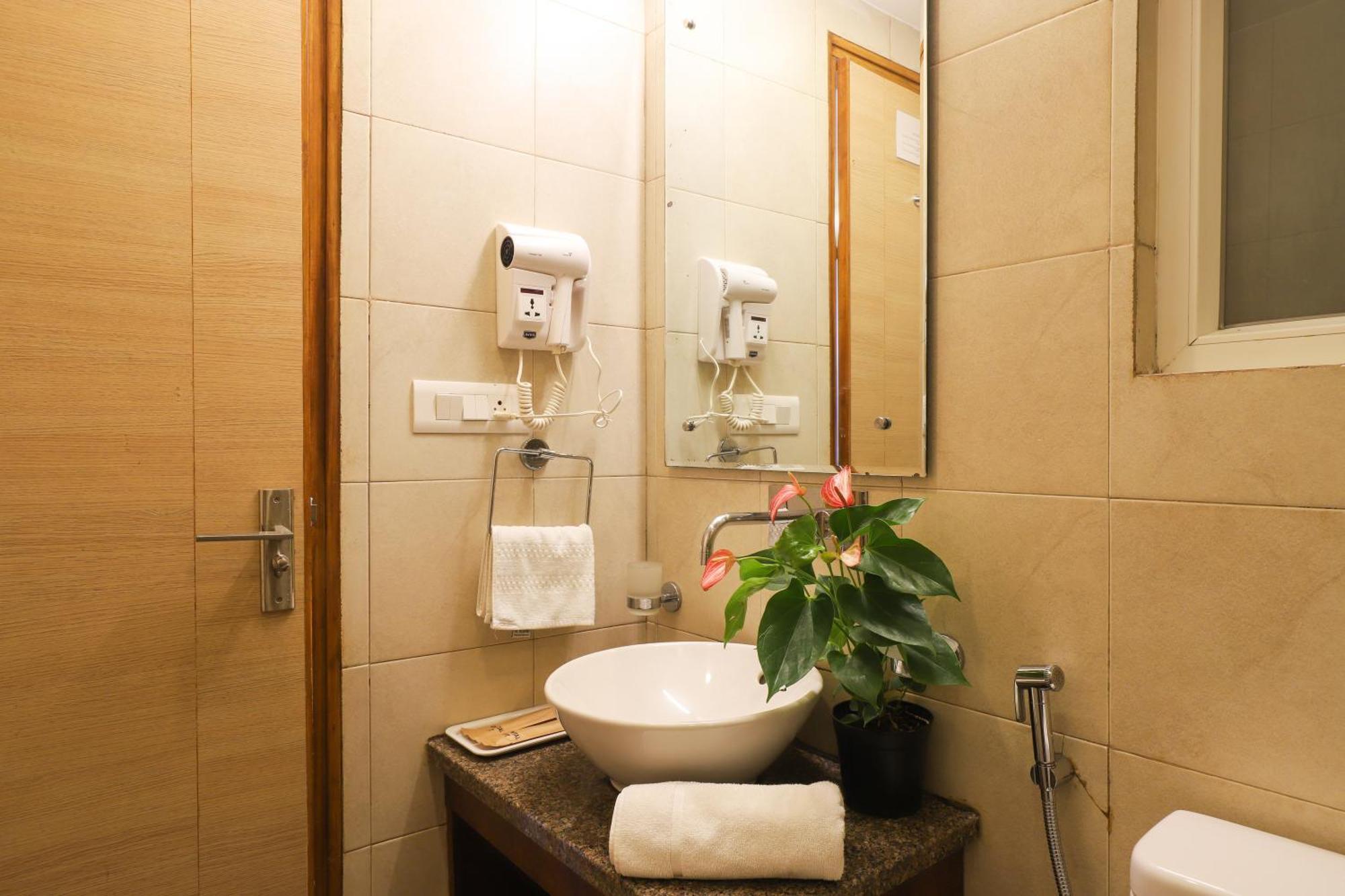 Veera Strand Park Serviced Apartments Near カラングート エクステリア 写真