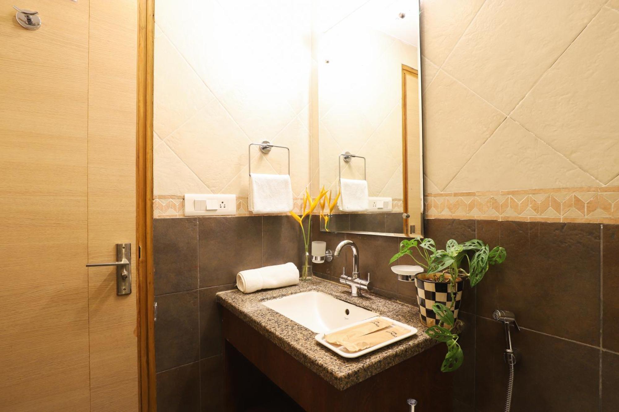 Veera Strand Park Serviced Apartments Near カラングート エクステリア 写真