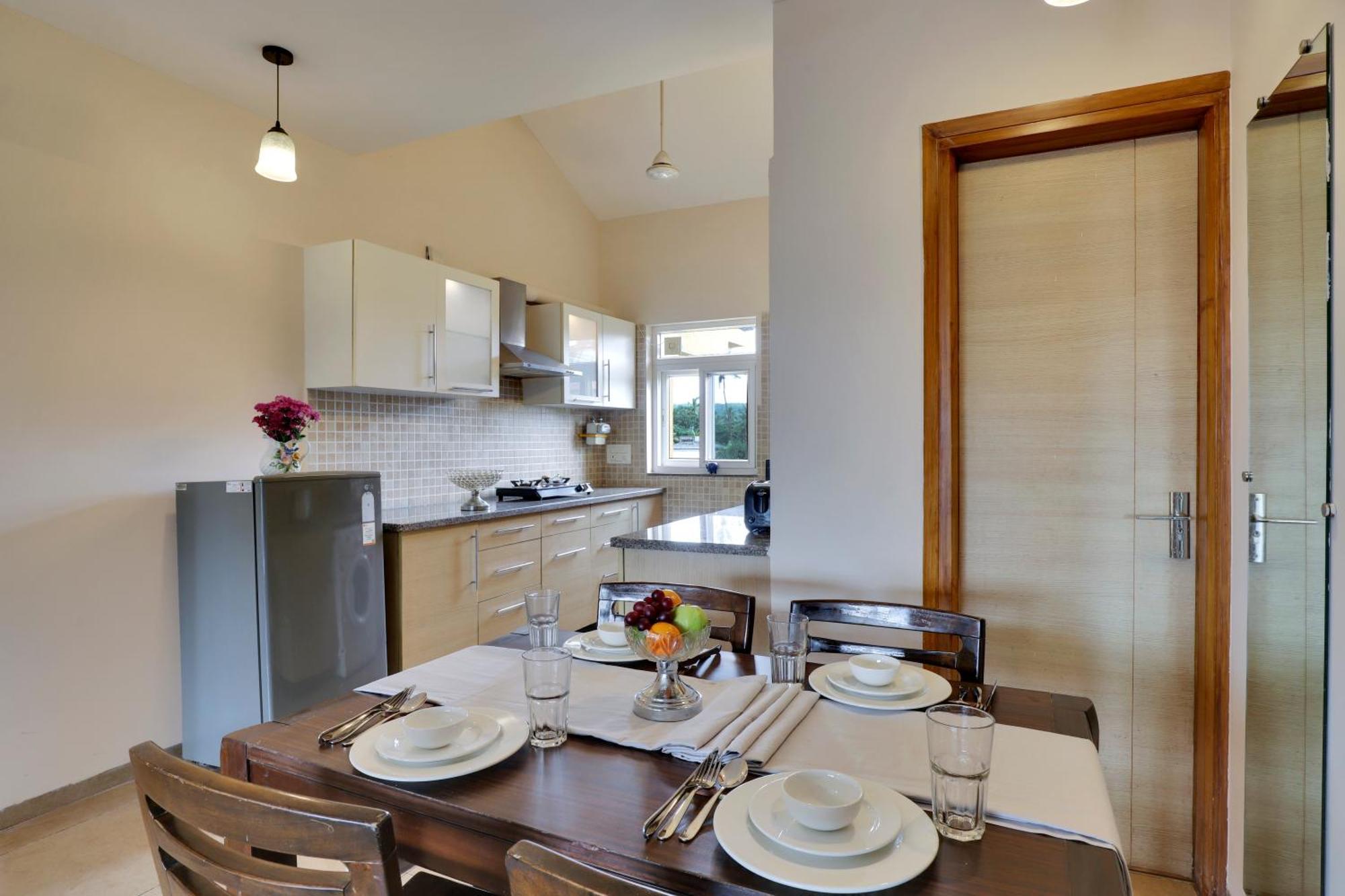Veera Strand Park Serviced Apartments Near カラングート エクステリア 写真